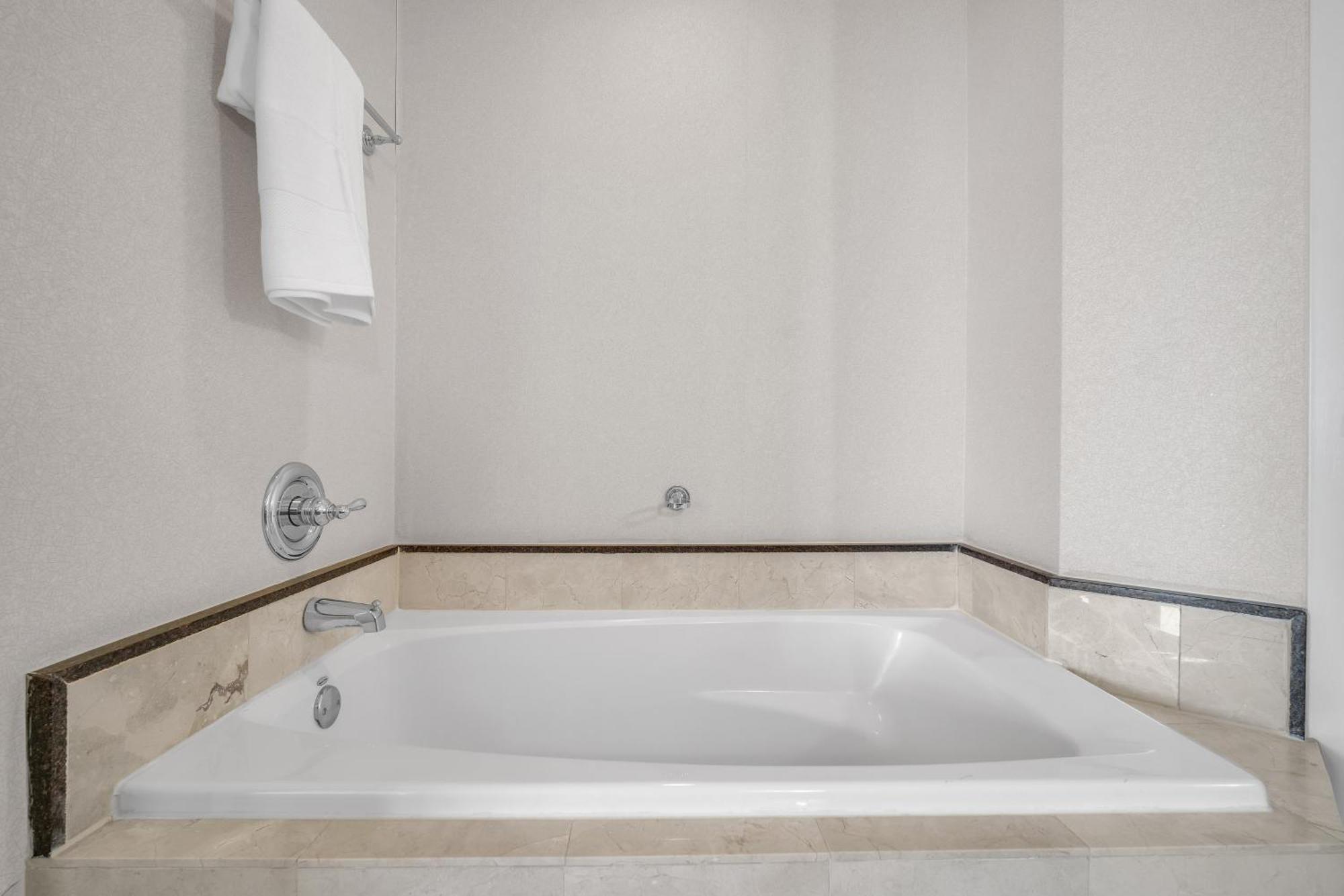 Trump Intl 2 Bedroom Apartment 1600 Sqf Ocean Front Miami Beach Buitenkant foto