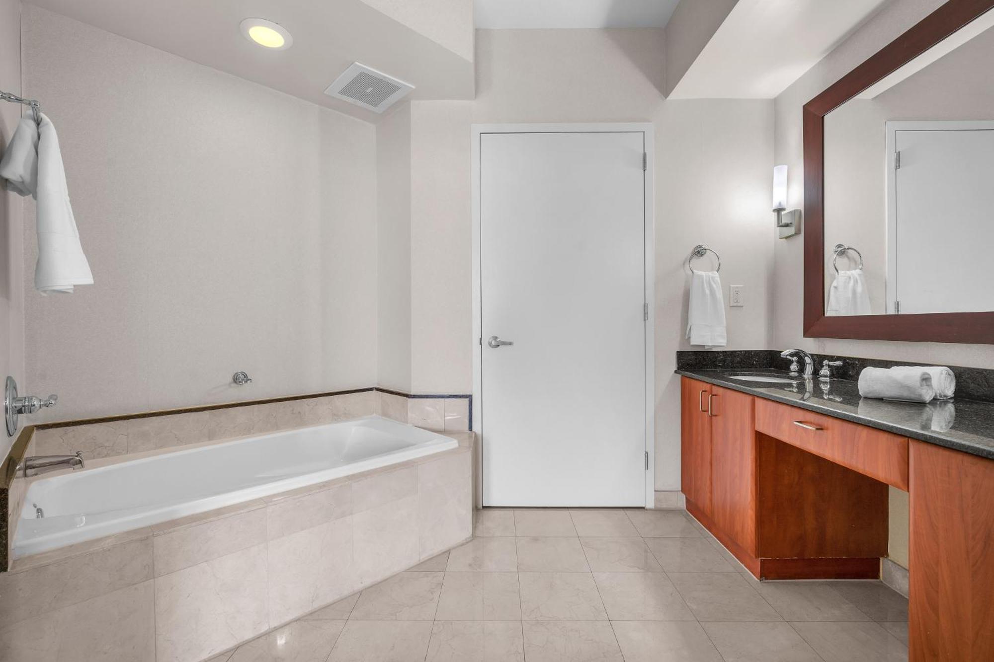 Trump Intl 2 Bedroom Apartment 1600 Sqf Ocean Front Miami Beach Buitenkant foto